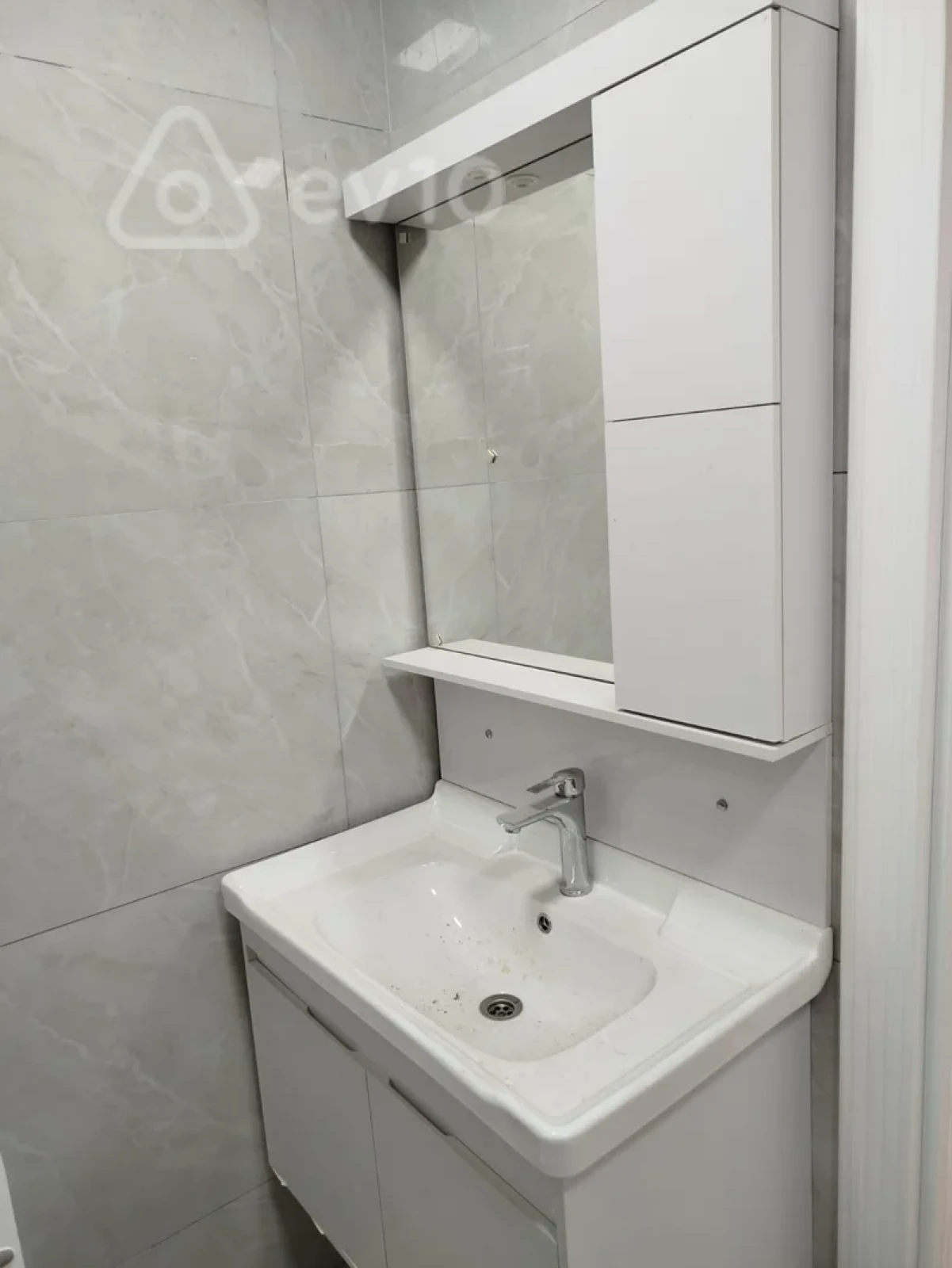 Satılır 3 otaqlı yeni tikili 105 m²