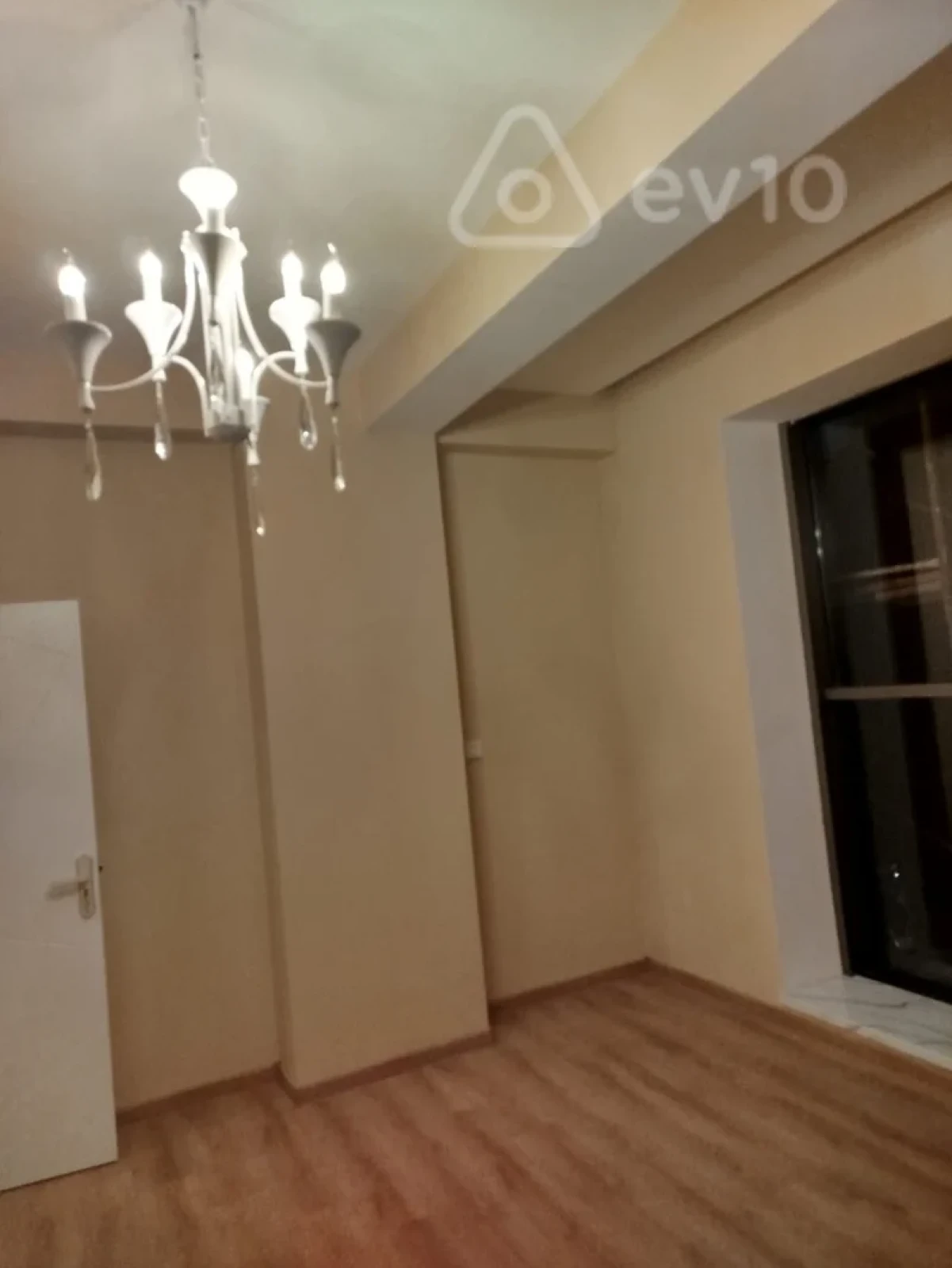 Satılır 3 otaqlı yeni tikili 105 m²