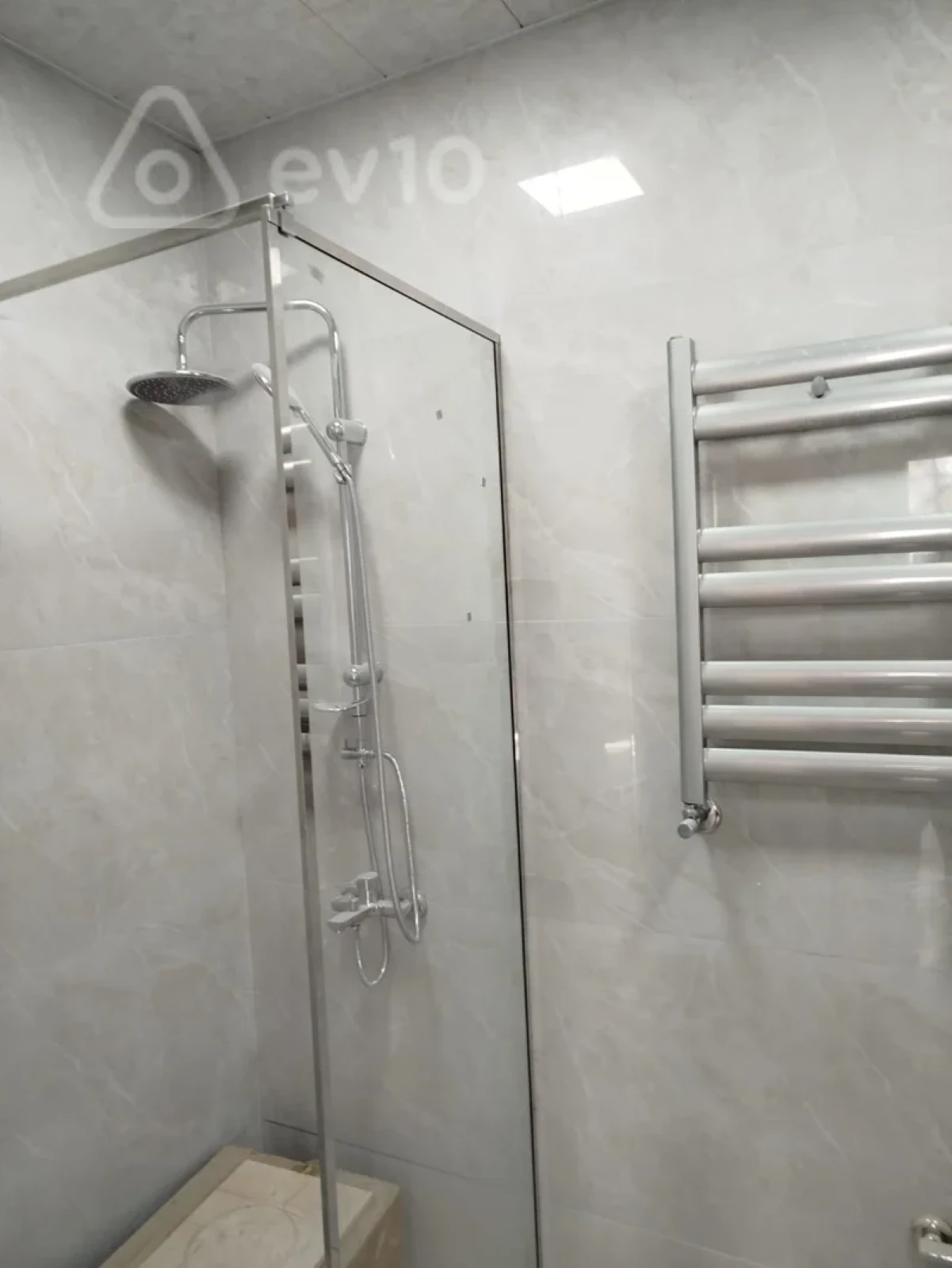 Satılır 3 otaqlı yeni tikili 105 m²