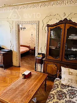 Kirayə verilir 2 otaqlı köhnə tikili 70 m²