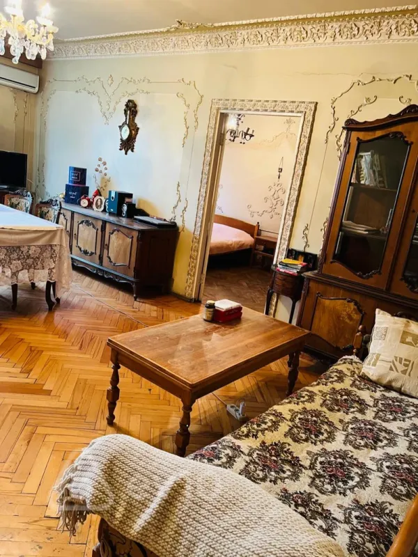 Kirayə verilir 2 otaqlı köhnə tikili 70 m²