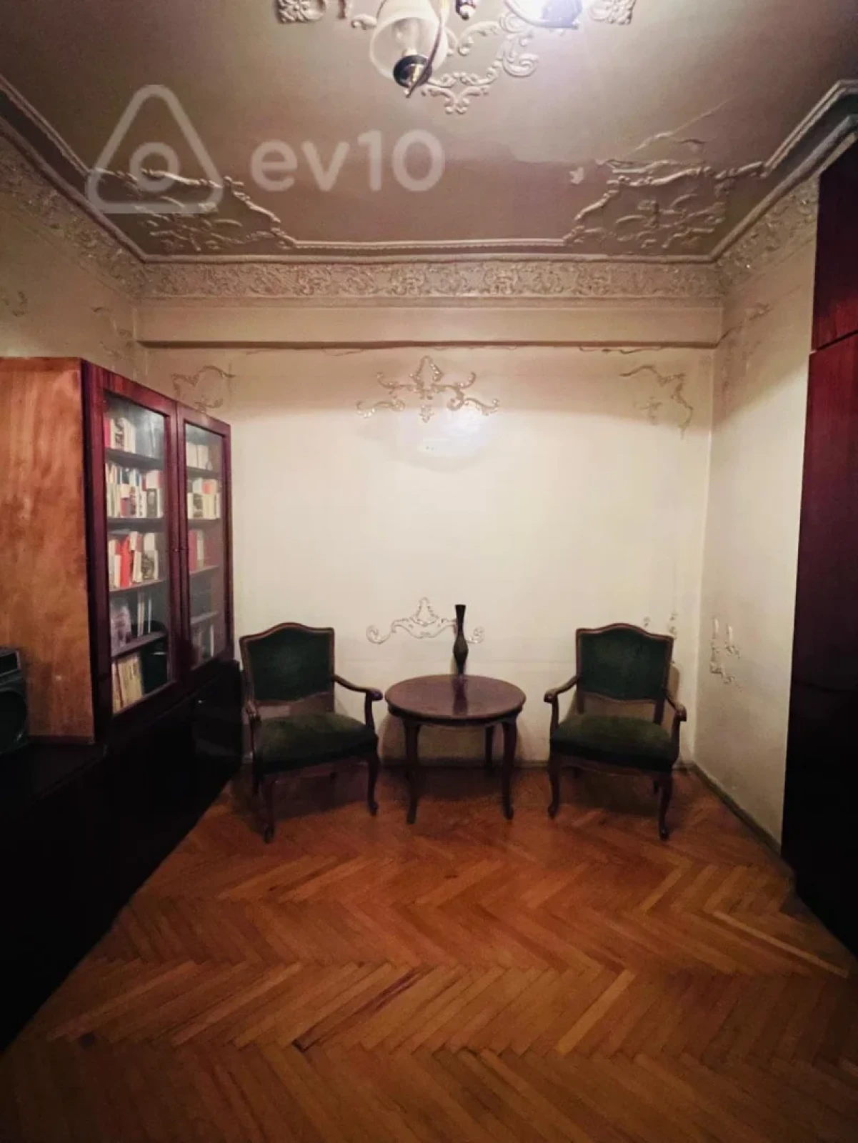 Kirayə verilir 2 otaqlı köhnə tikili 70 m²