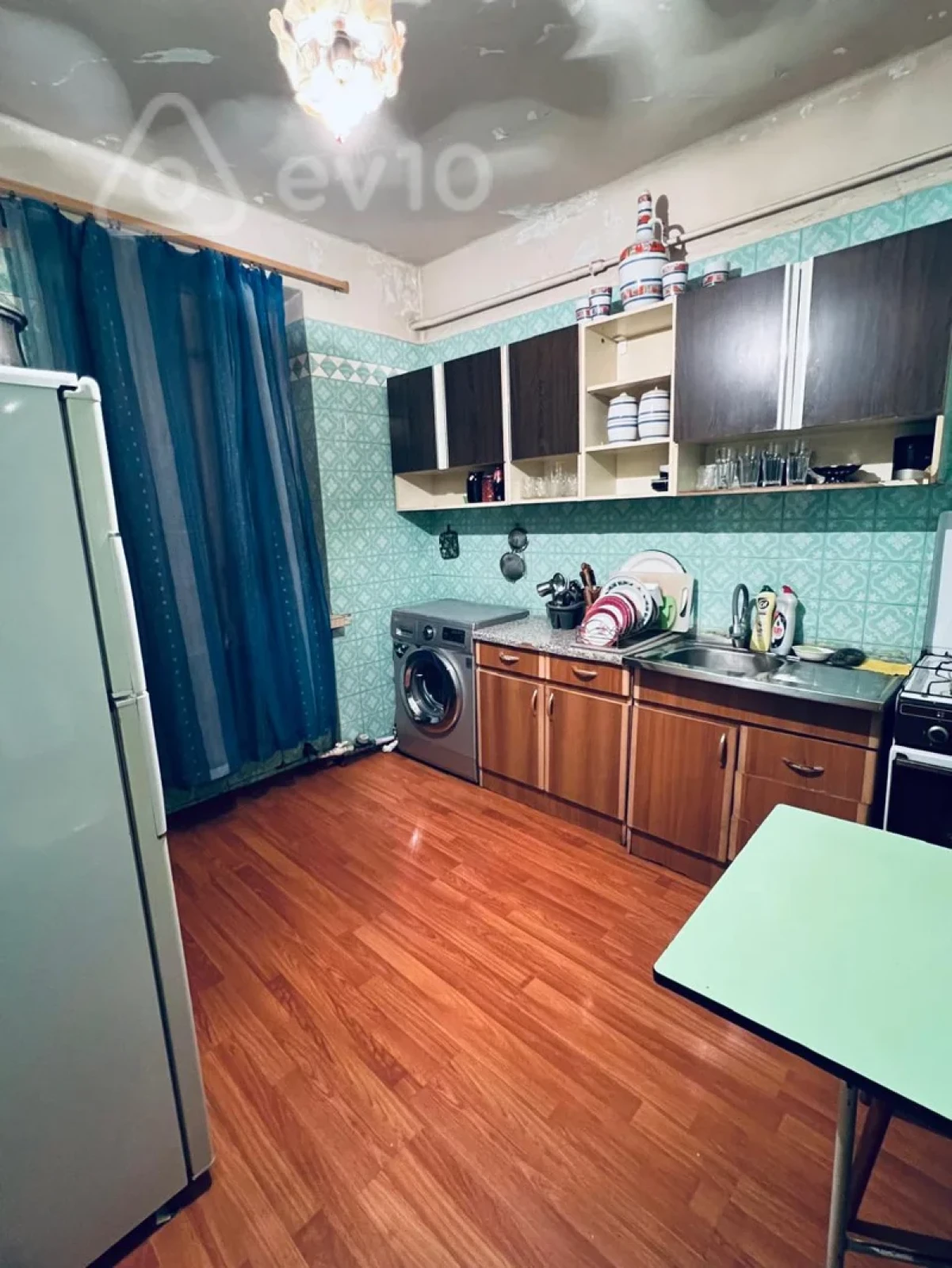 Kirayə verilir 2 otaqlı köhnə tikili 70 m²