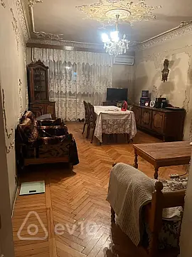 Kirayə verilir 2 otaqlı köhnə tikili 70 m²
