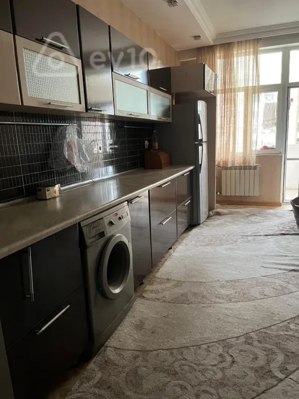 Kirayə verilir 3 otaqlı yeni tikili 80 m²