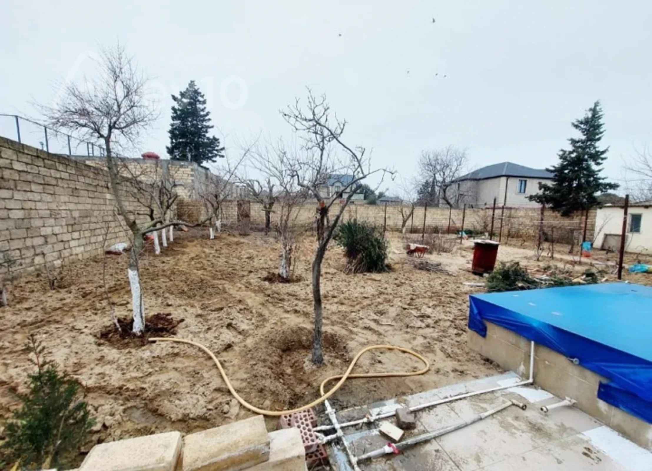 Satılır 5 otaqlı həyət evi 180 m²