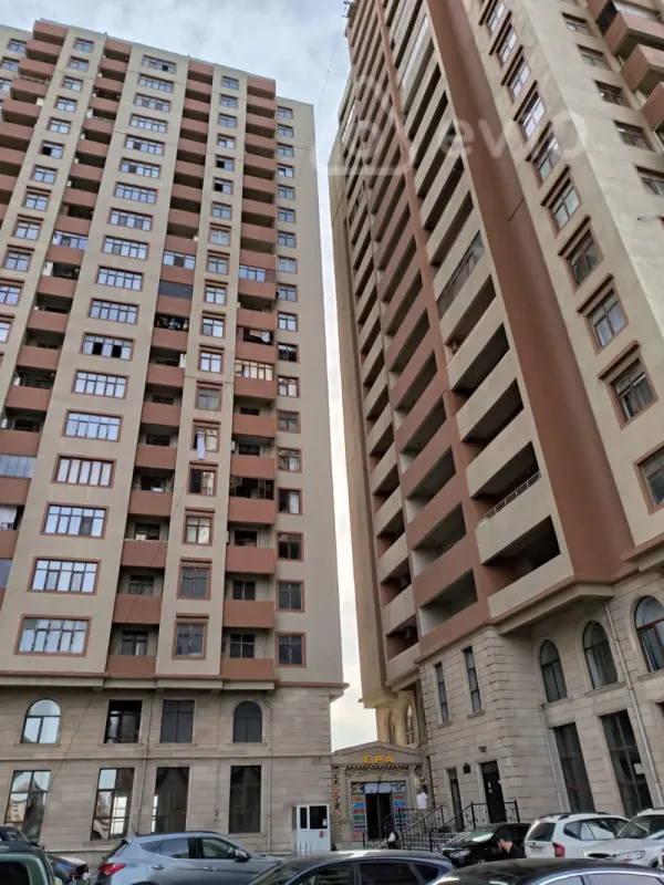 Satılır 4 otaqlı yeni tikili 186 m²
