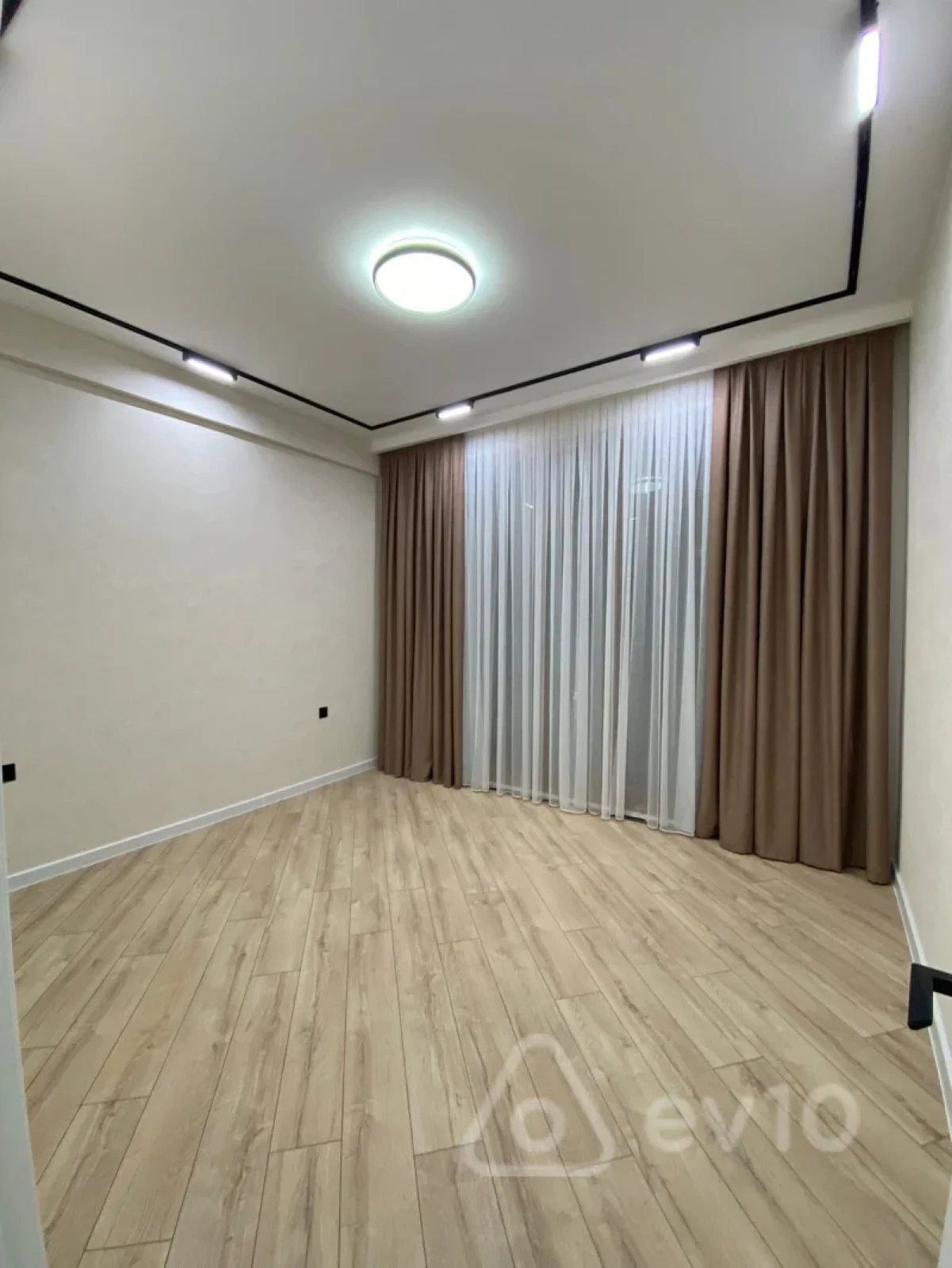 Satılır 2 otaqlı yeni tikili 90 m²