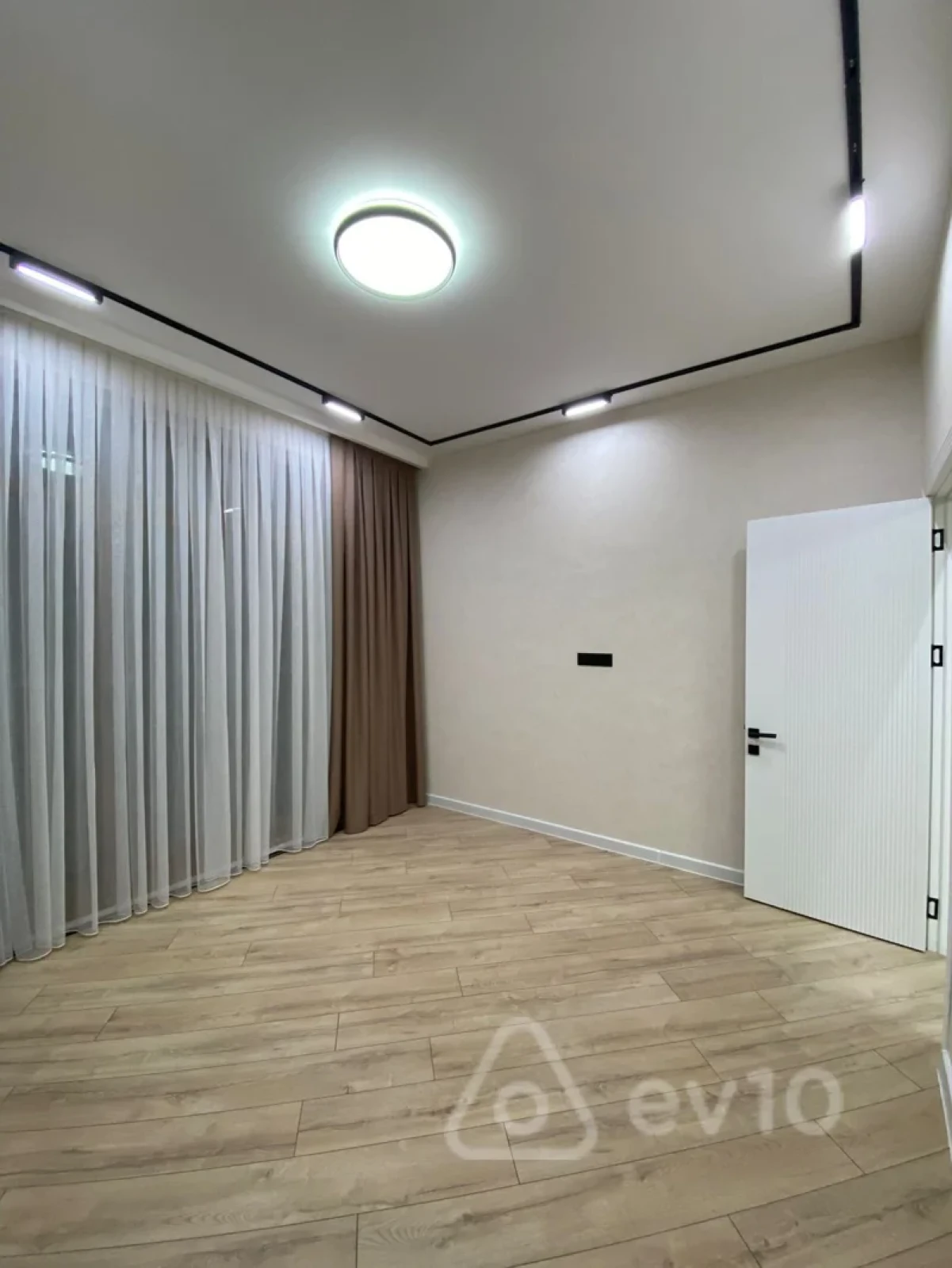 Satılır 2 otaqlı yeni tikili 90 m²