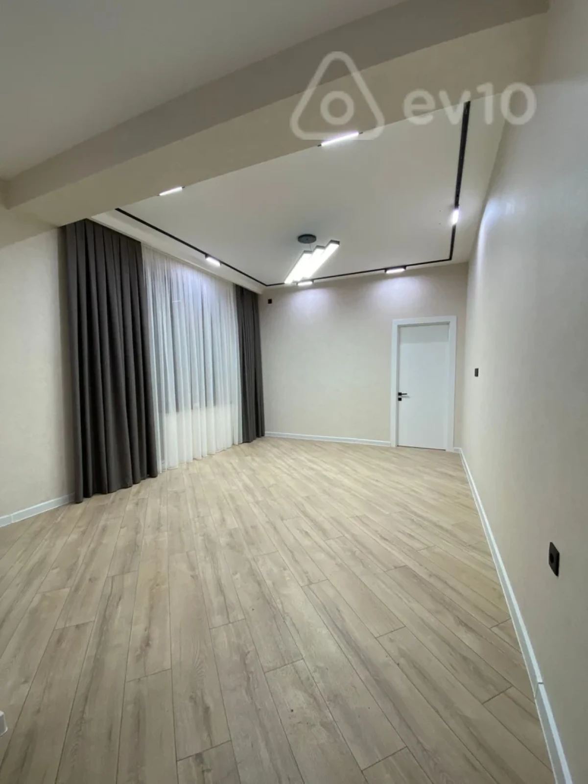 Satılır 2 otaqlı yeni tikili 90 m²