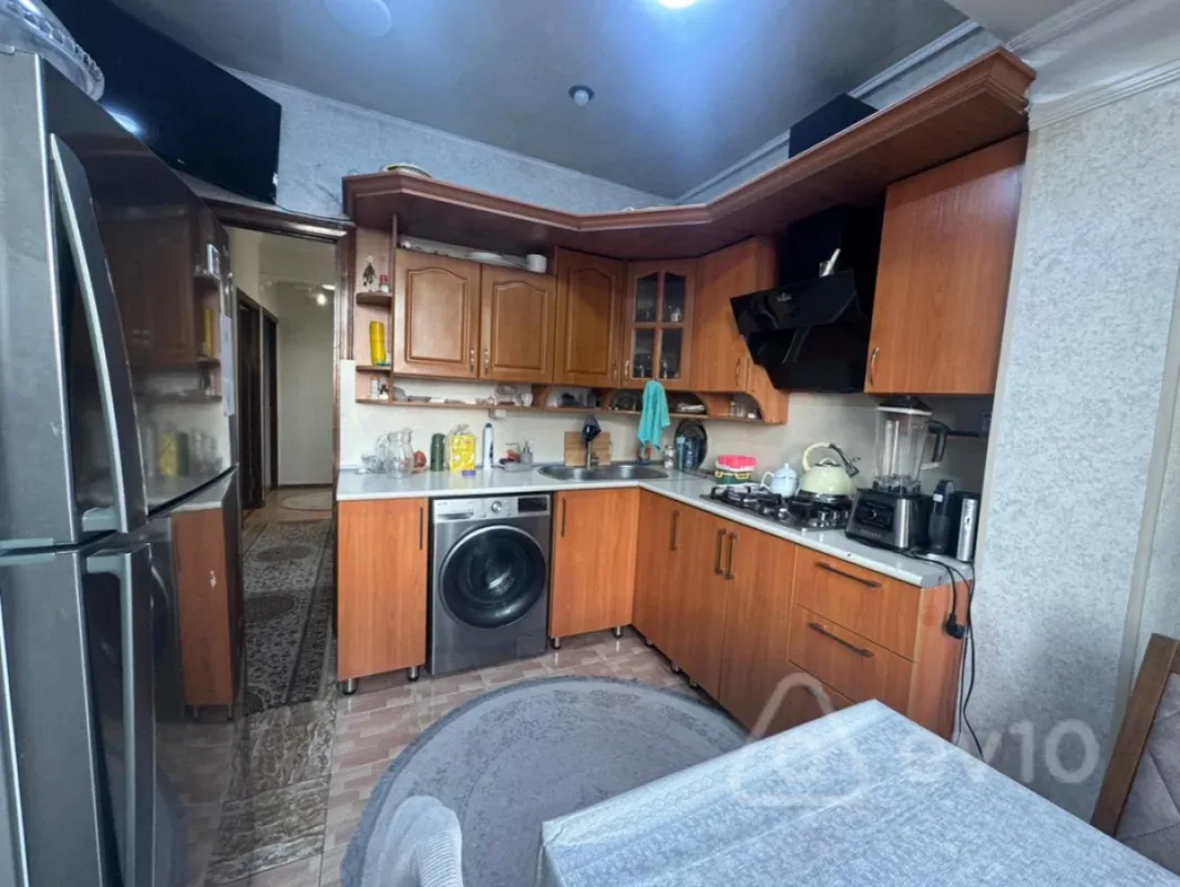 Satılır 4 otaqlı köhnə tikili 100 m²