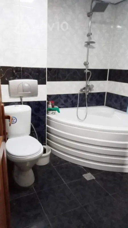 Satılır 3 otaqlı köhnə tikili 90 m²