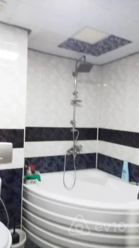 Satılır 3 otaqlı köhnə tikili 90 m²