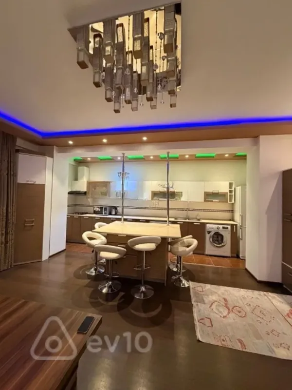 Kirayə verilir 3 otaqlı yeni tikili 125 m²