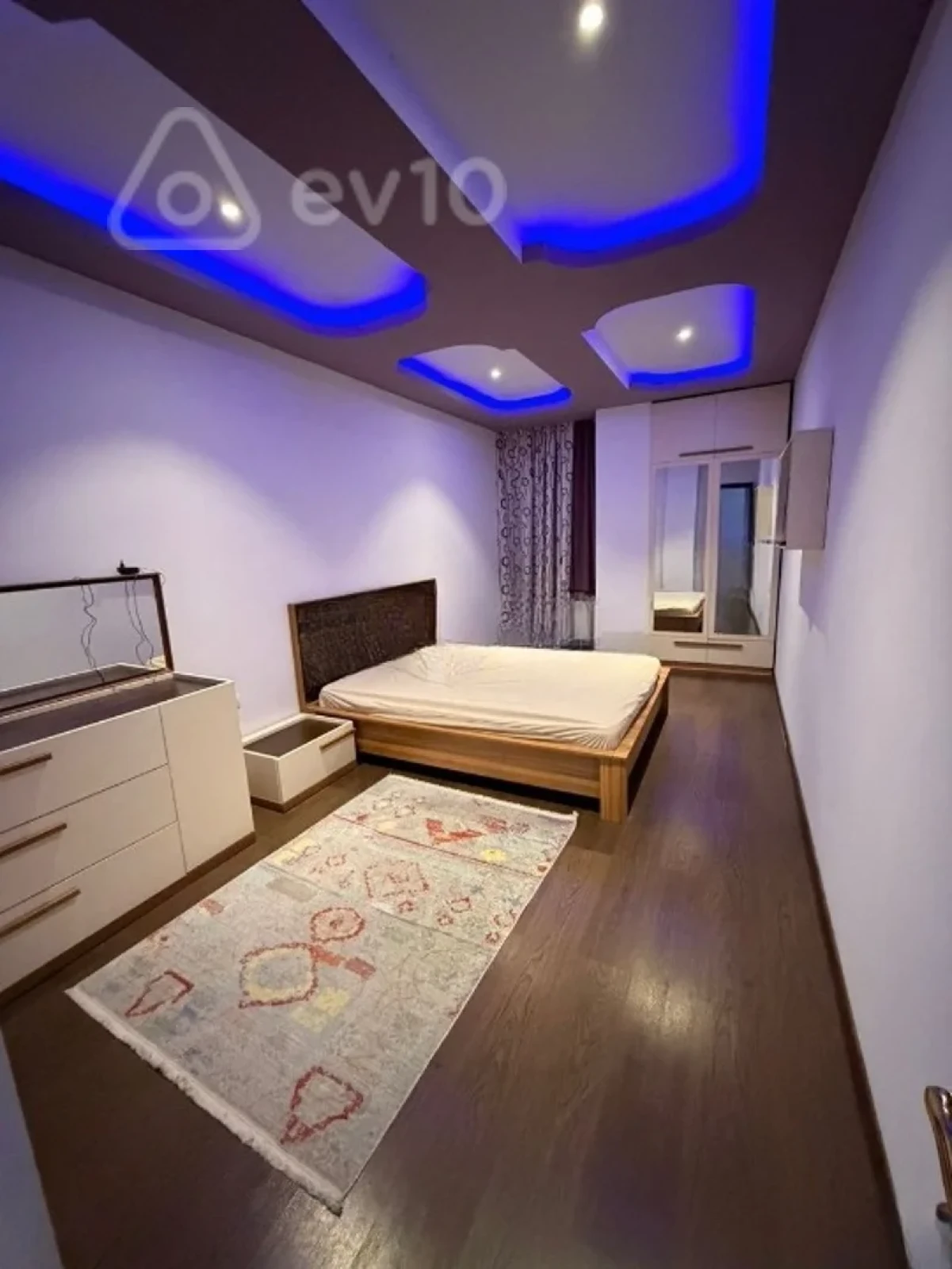 Kirayə verilir 3 otaqlı yeni tikili 125 m²