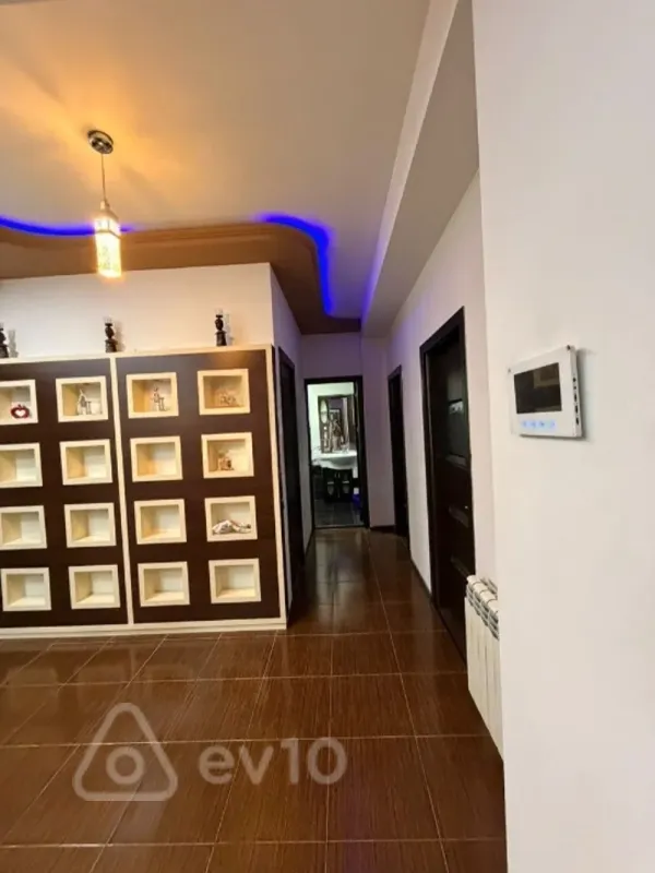Kirayə verilir 3 otaqlı yeni tikili 125 m²