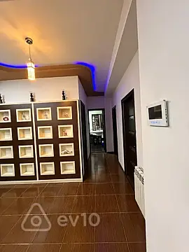 Kirayə verilir 3 otaqlı yeni tikili 125 m²