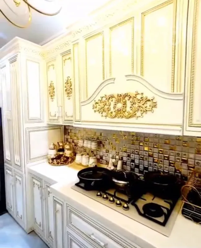 Satılır 4 otaqlı yeni tikili 150 m²