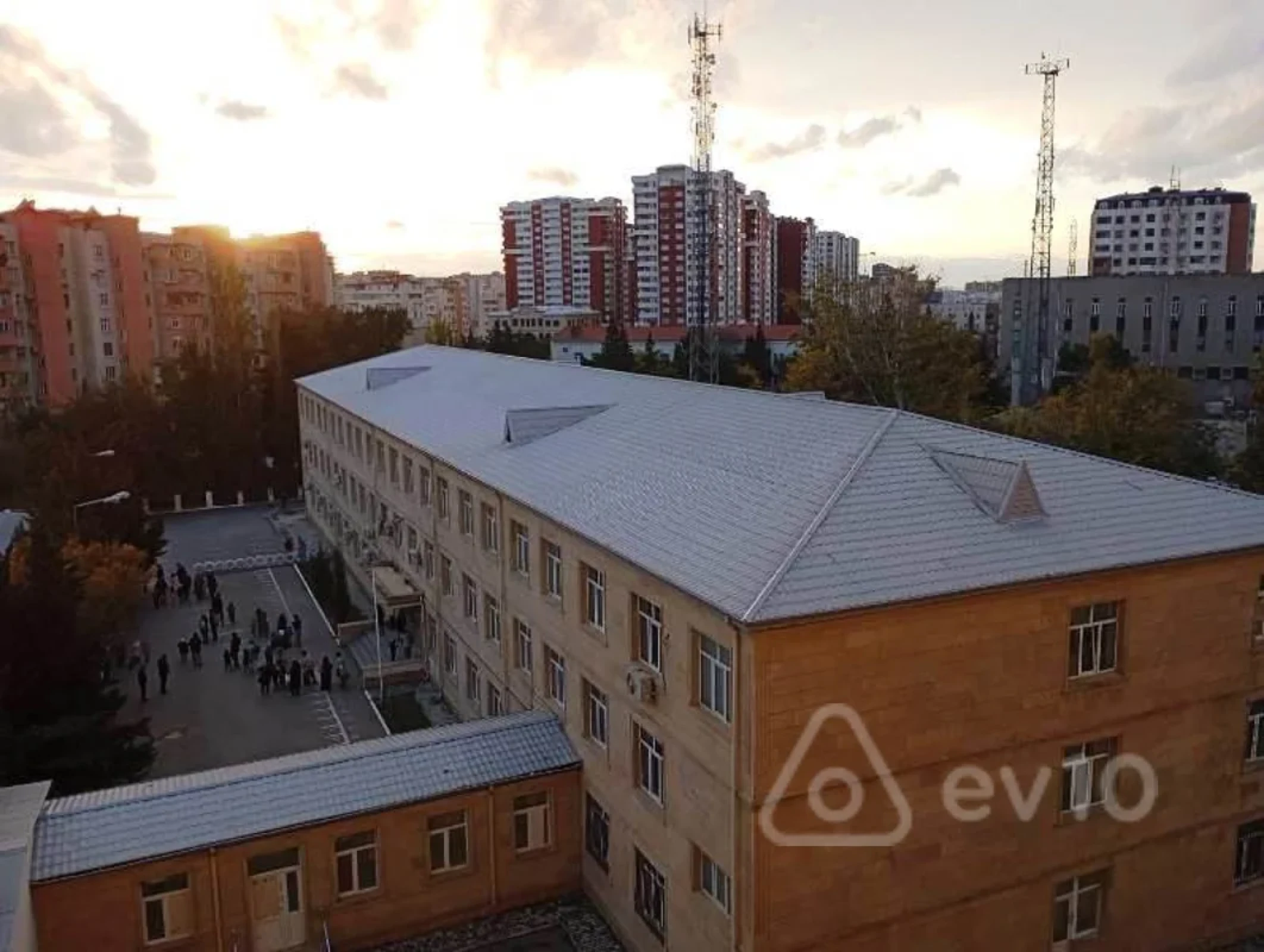 Kirayə verilir 3 otaqlı yeni tikili 100 m²