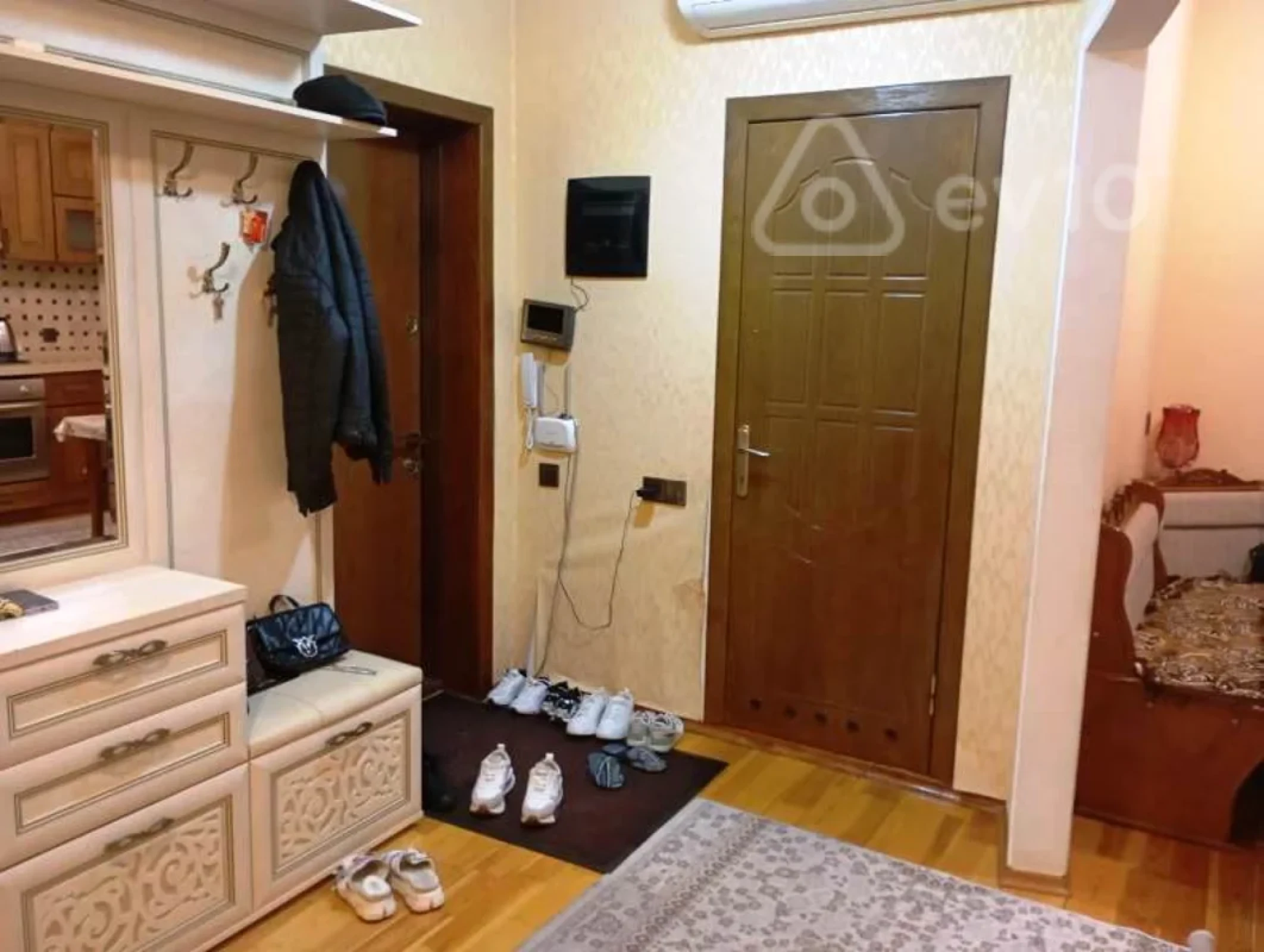 Kirayə verilir 3 otaqlı yeni tikili 100 m²