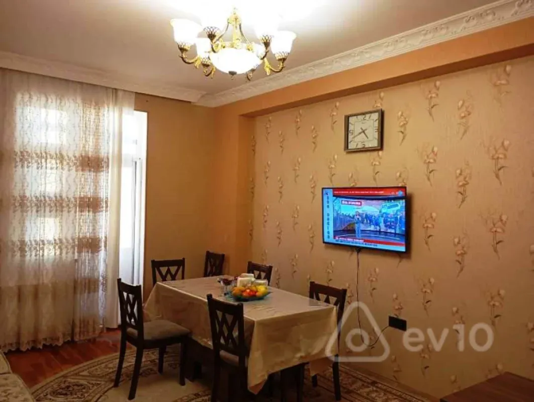 Kirayə verilir 3 otaqlı yeni tikili 100 m²