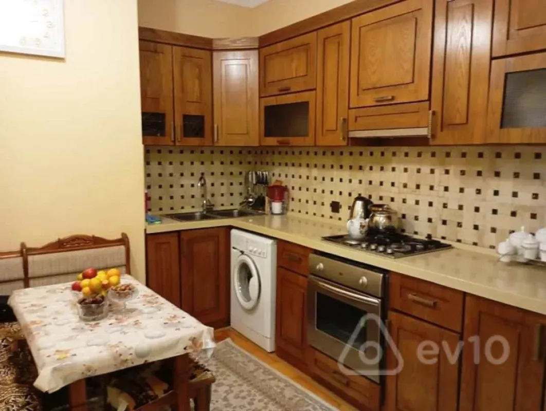 Kirayə verilir 3 otaqlı yeni tikili 100 m²