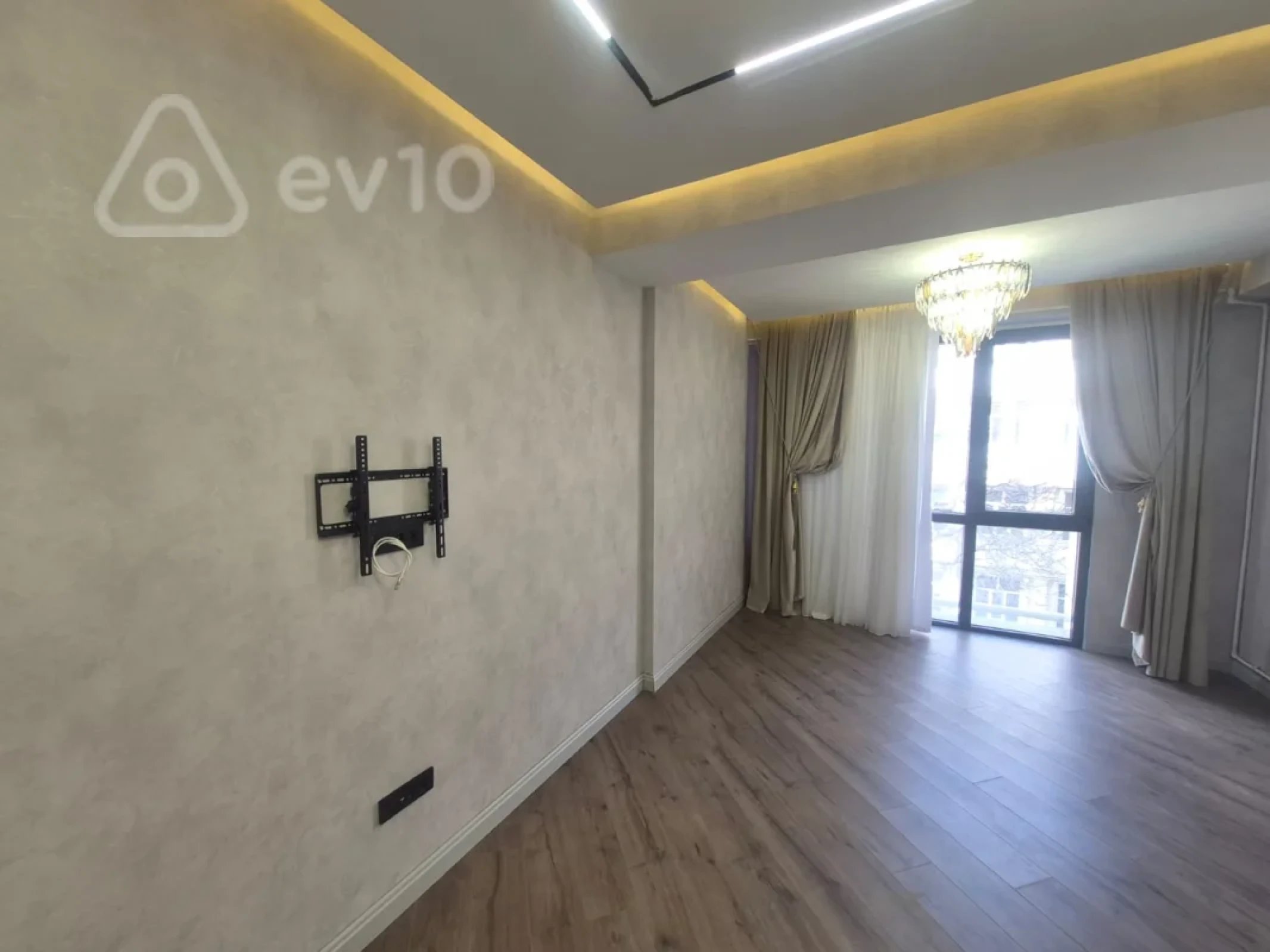 Satılır 2 otaqlı yeni tikili 70 m²