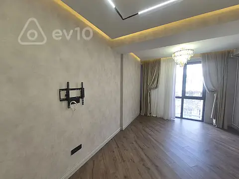 Satılır 2 otaqlı yeni tikili 70 m²