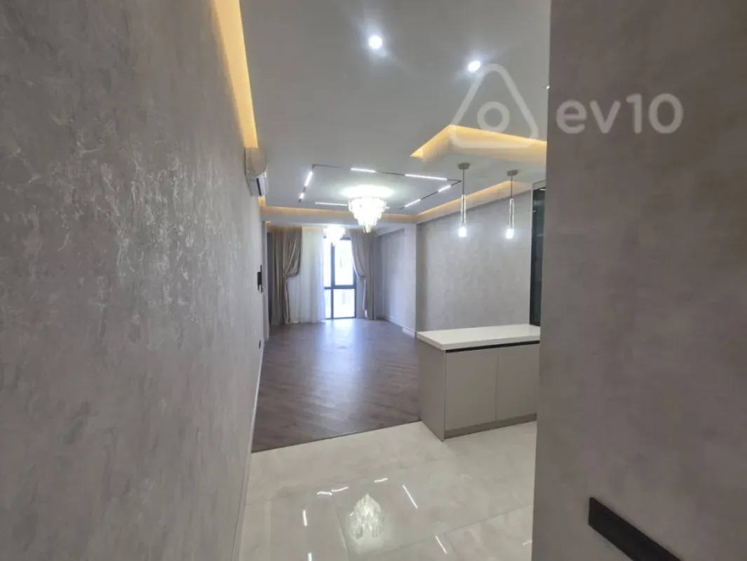 Satılır 2 otaqlı yeni tikili 70 m²
