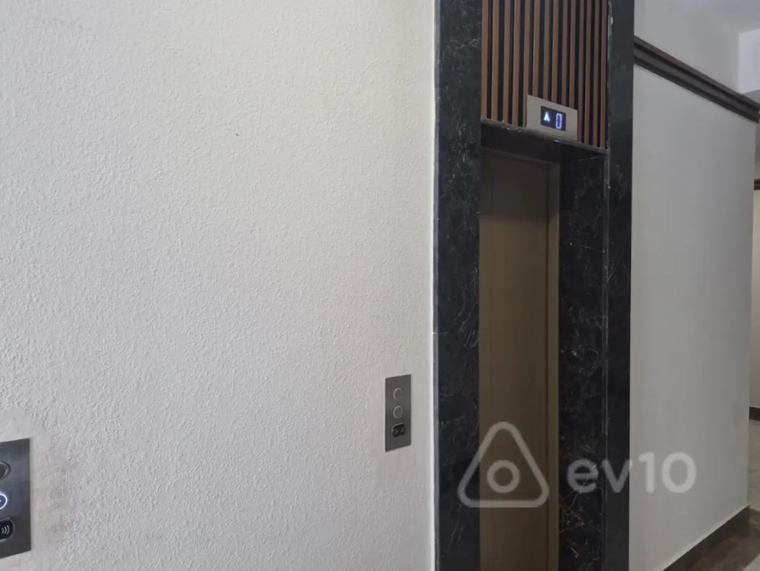 Satılır 2 otaqlı yeni tikili 70 m²