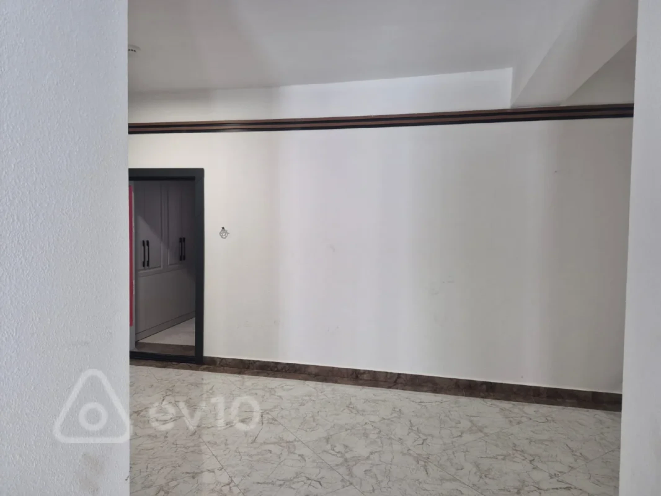 Satılır 2 otaqlı yeni tikili 70 m²