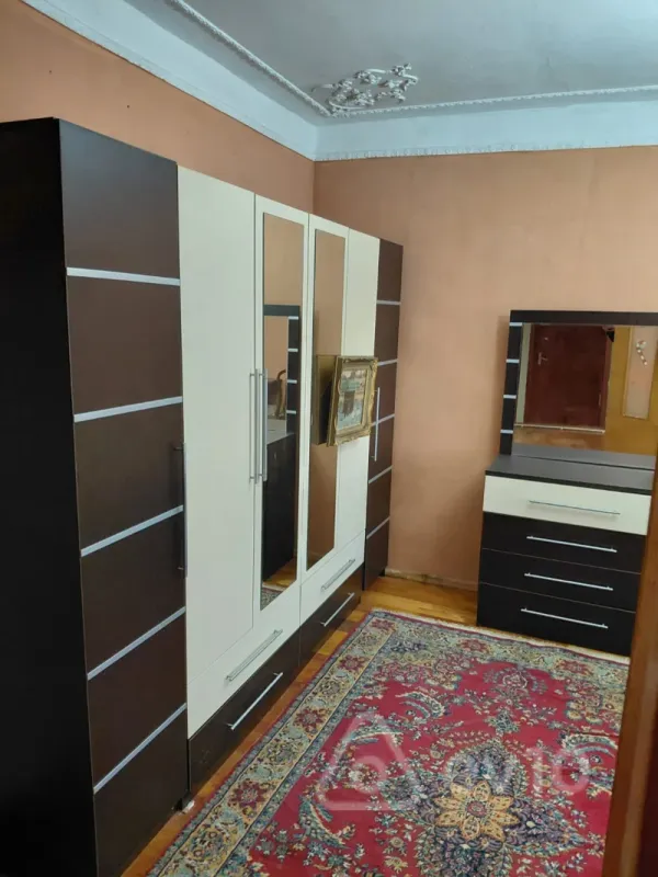 Kirayə verilir 3 otaqlı köhnə tikili 50 m²