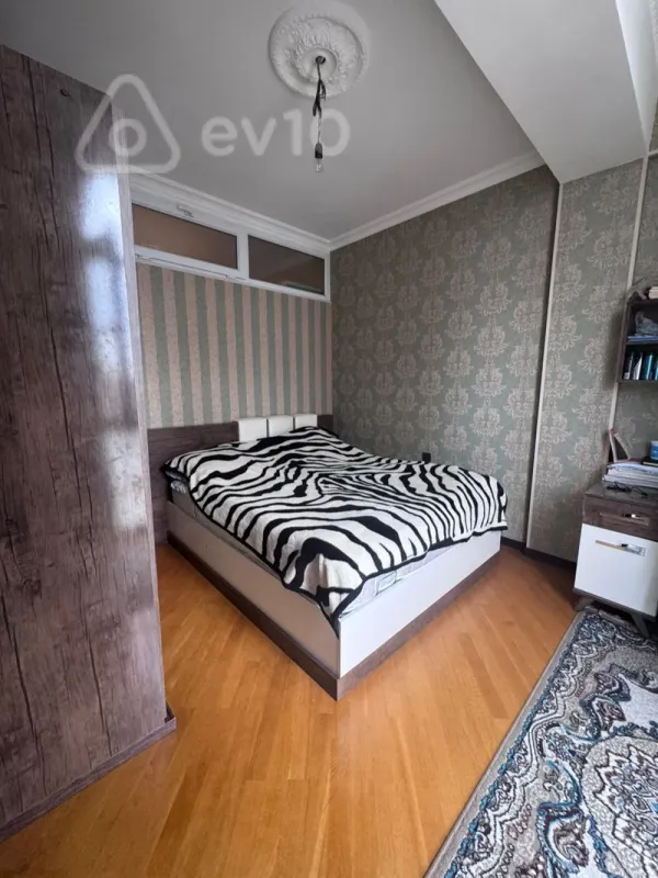 Kirayə verilir 3 otaqlı yeni tikili 100 m²