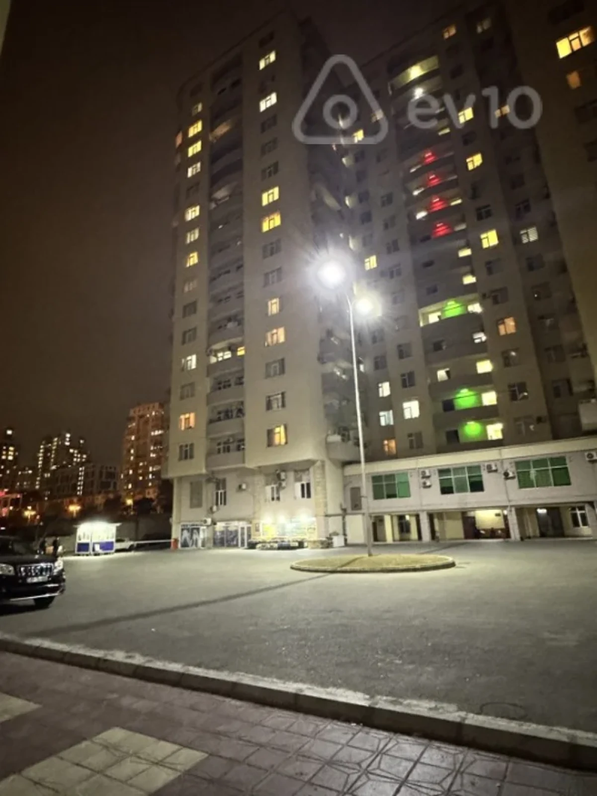 Satılır 4 otaqlı yeni tikili 160 m²