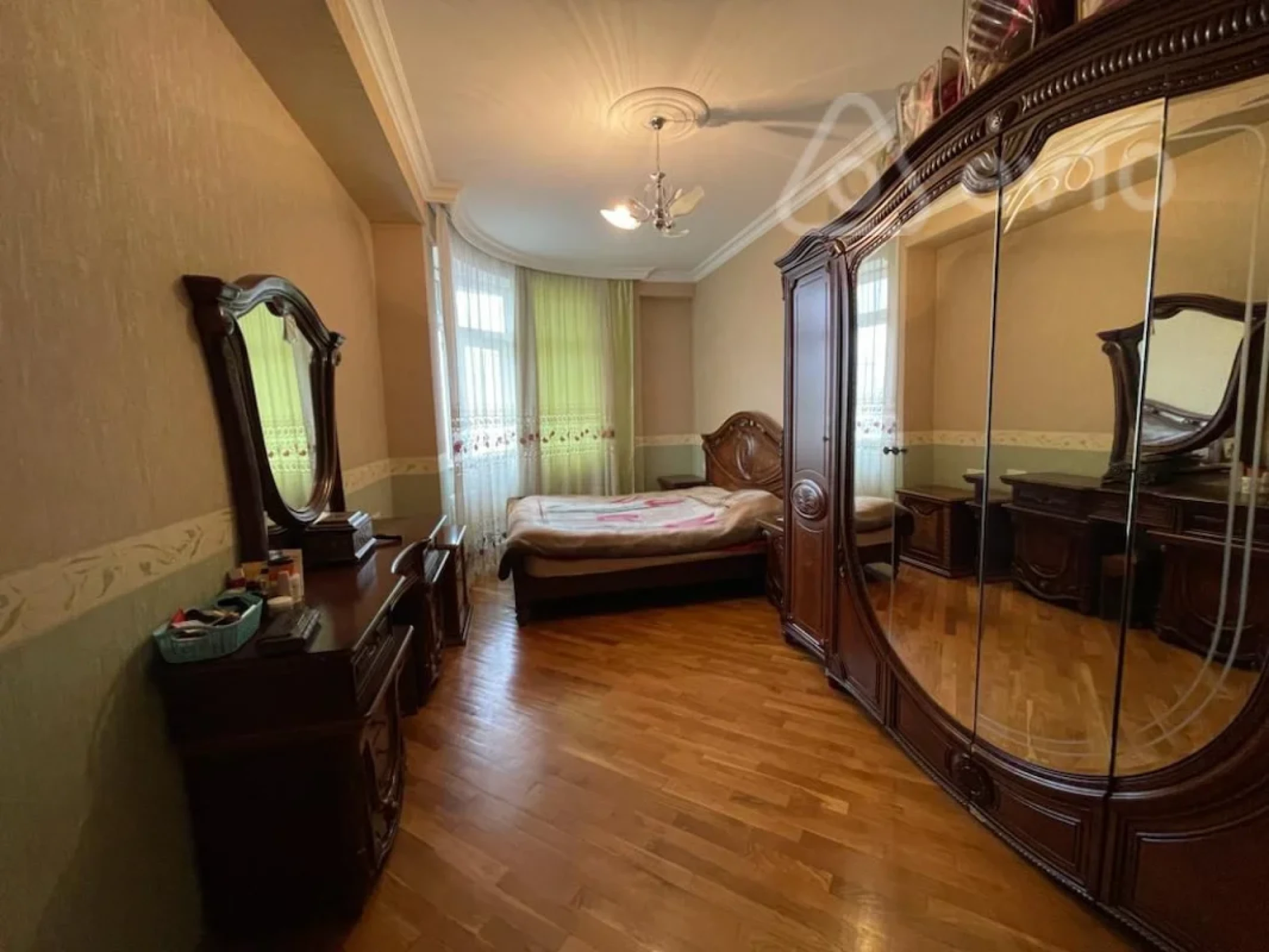 Satılır 4 otaqlı yeni tikili 160 m²