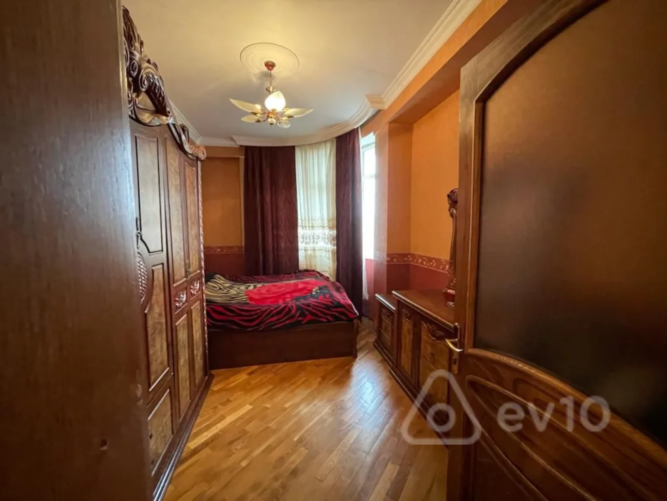 Satılır 4 otaqlı yeni tikili 160 m²