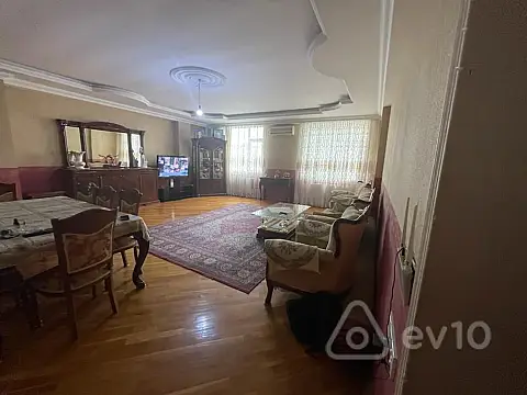 Satılır 4 otaqlı yeni tikili 160 m²