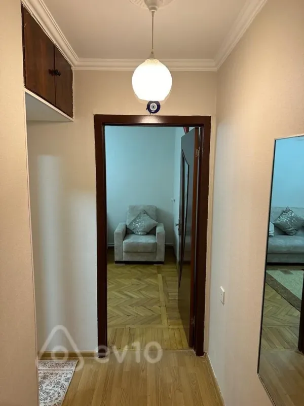 Kirayə verilir 2 otaqlı köhnə tikili 60 m²