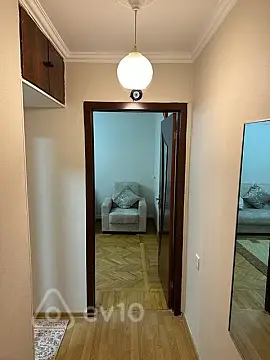 Kirayə verilir 2 otaqlı köhnə tikili 60 m²