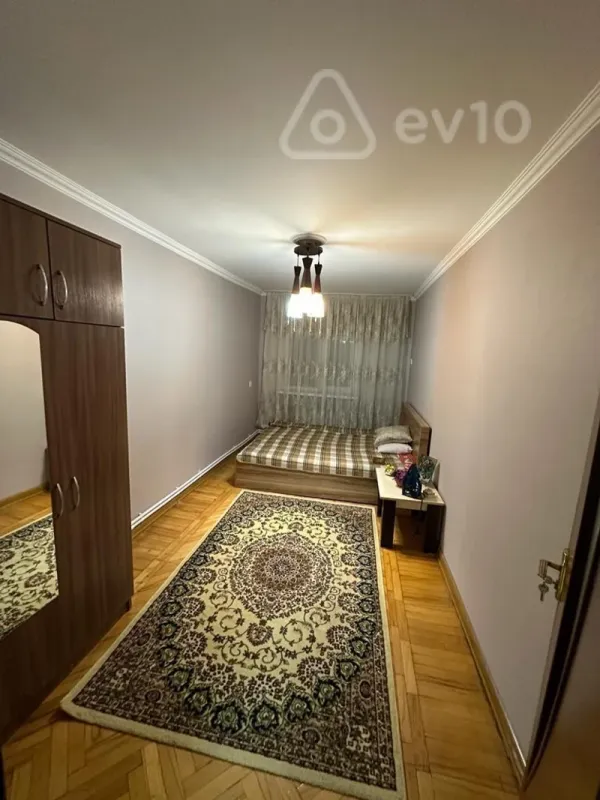 Kirayə verilir 2 otaqlı köhnə tikili 60 m²