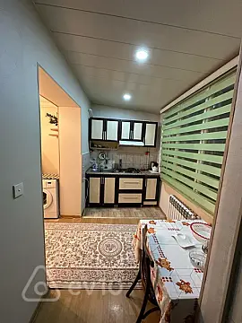 Kirayə verilir 2 otaqlı köhnə tikili 60 m²