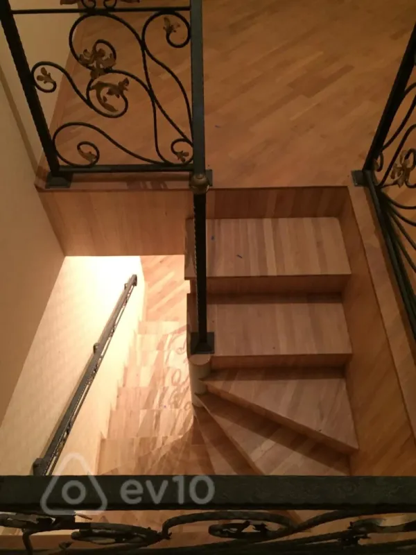 Satılır 7 otaqlı yeni tikili 270 m²