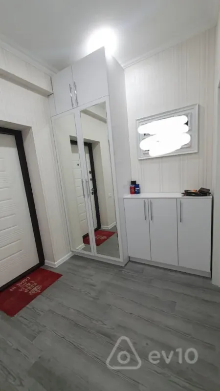 Kirayə verilir 2 otaqlı yeni tikili 67 m²