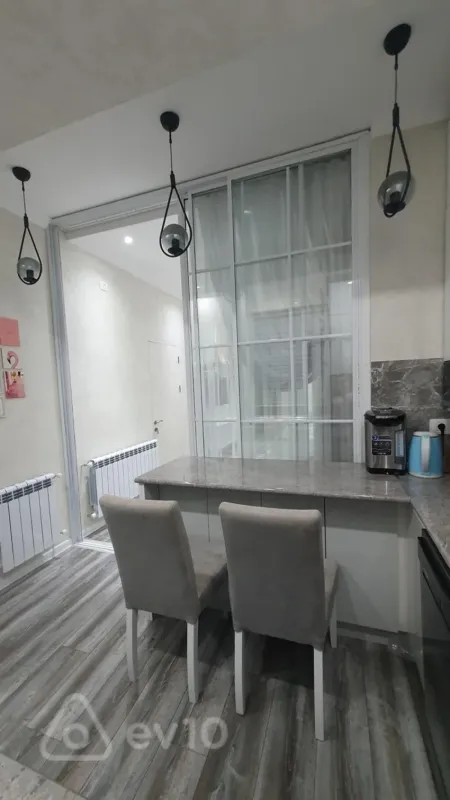 Kirayə verilir 2 otaqlı yeni tikili 67 m²
