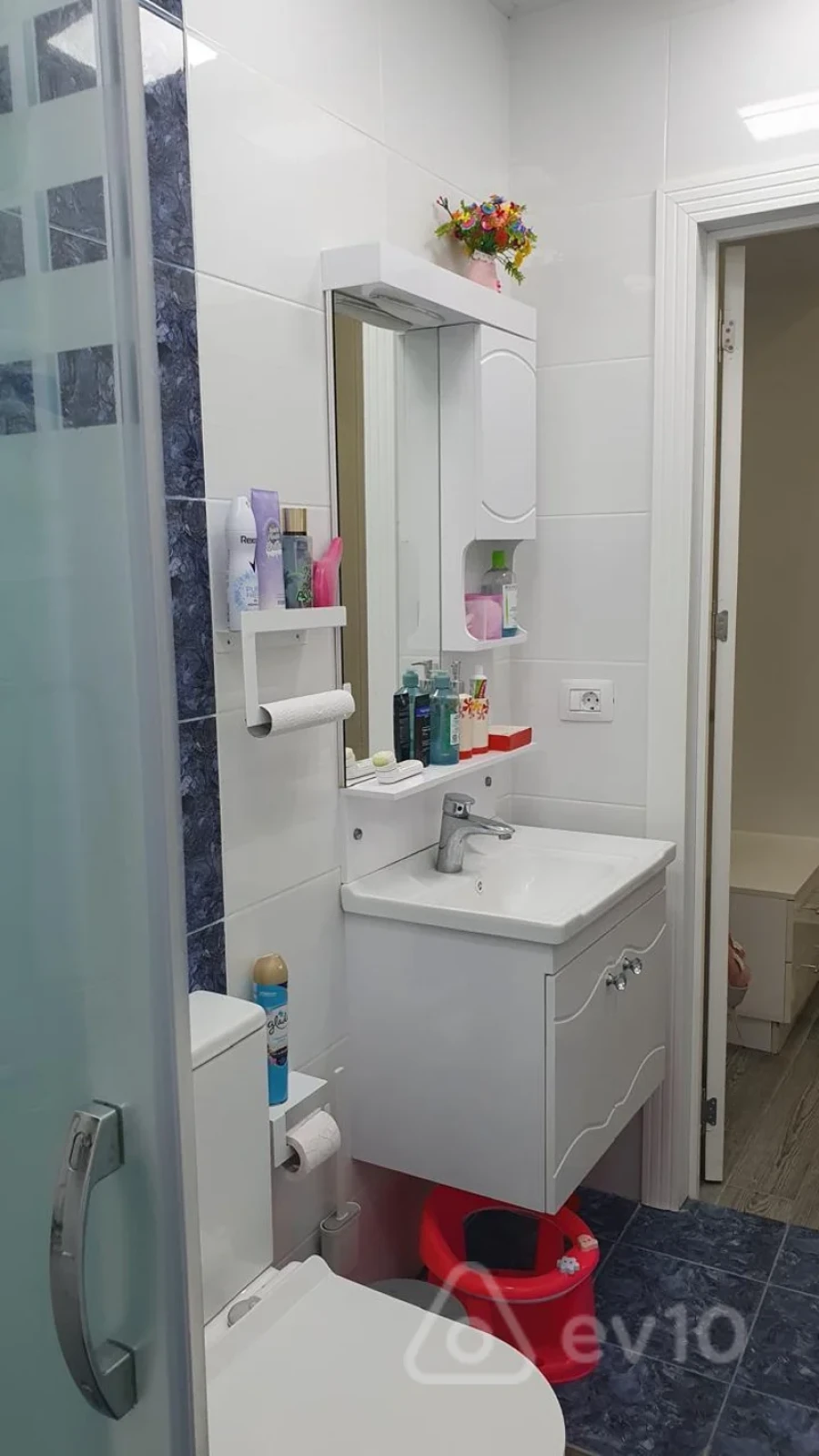 Kirayə verilir 2 otaqlı yeni tikili 67 m²