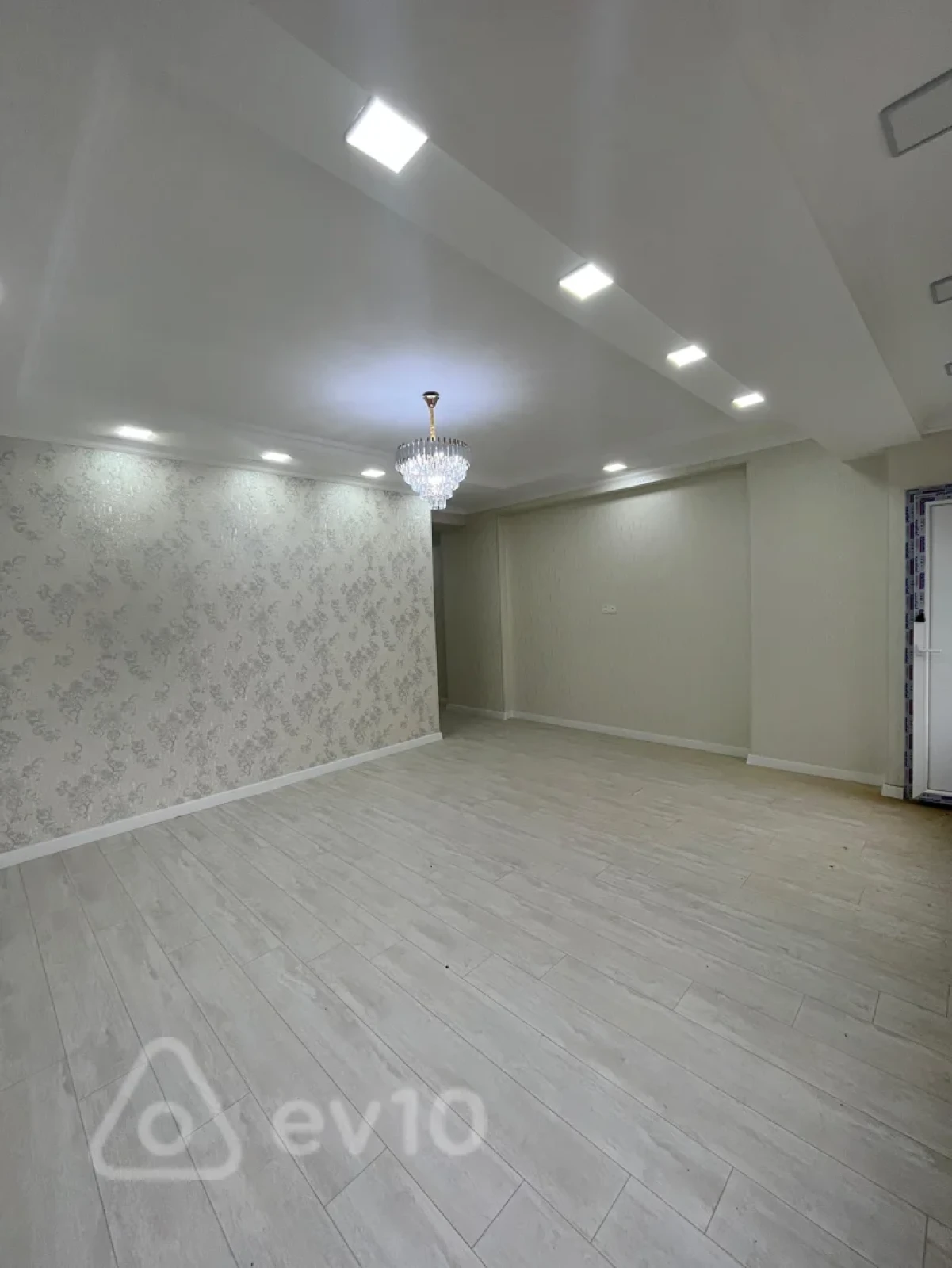 Satılır 2 otaqlı yeni tikili 62 m²