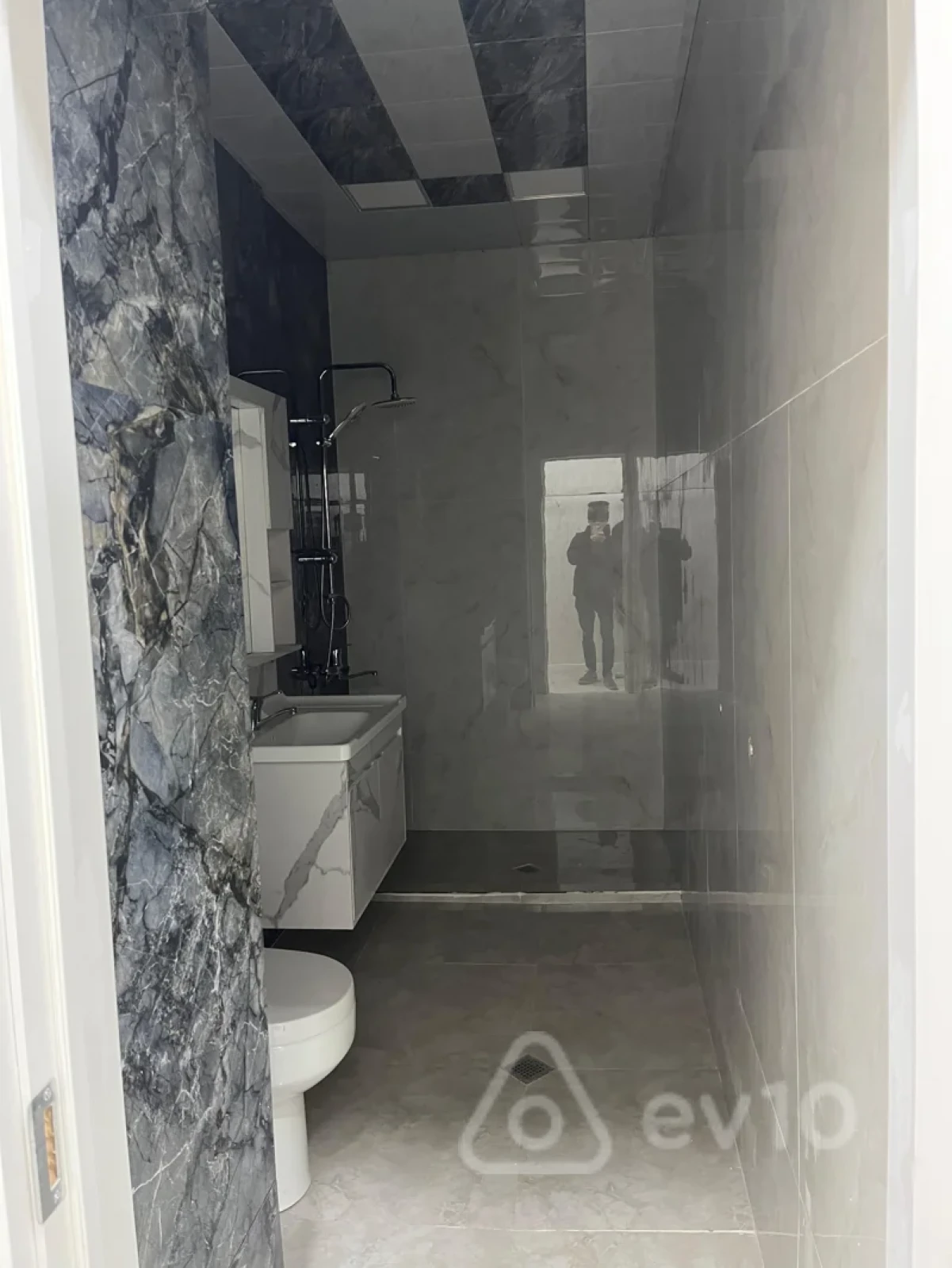 Satılır 2 otaqlı yeni tikili 62 m²