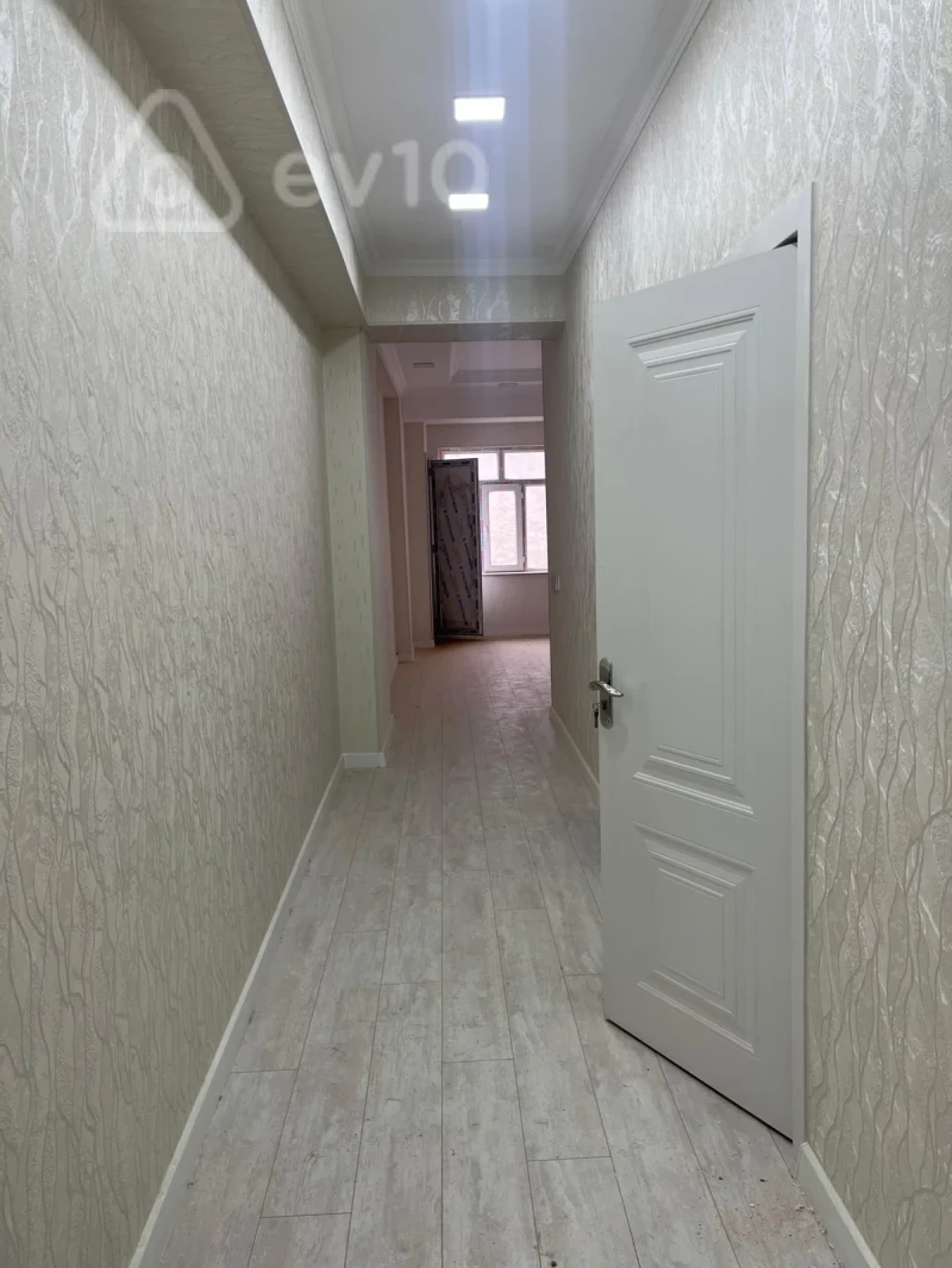 Satılır 2 otaqlı yeni tikili 62 m²