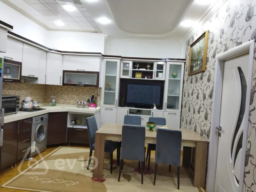 Kirayə verilir 2 otaqlı yeni tikili 60 m²