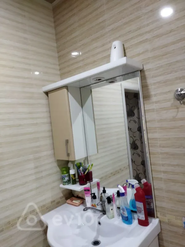 Kirayə verilir 2 otaqlı yeni tikili 60 m²